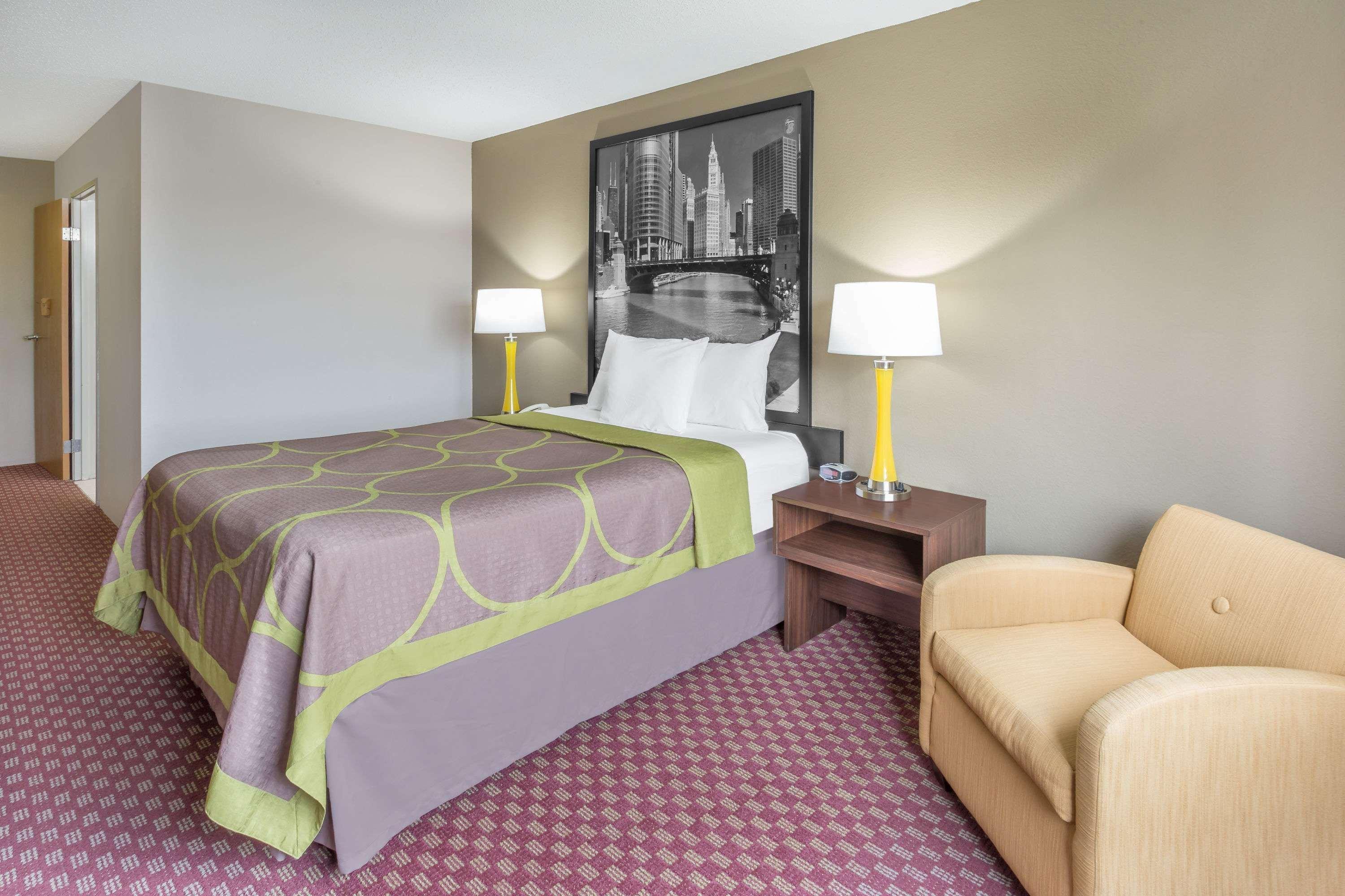 Super 8 By Wyndham Hebron Lowell Area Kültér fotó