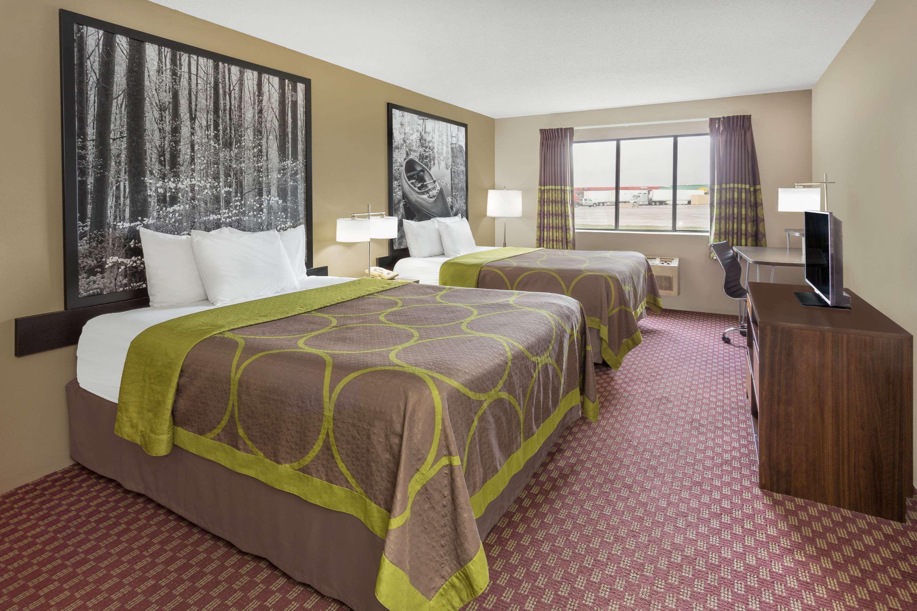 Super 8 By Wyndham Hebron Lowell Area Kültér fotó