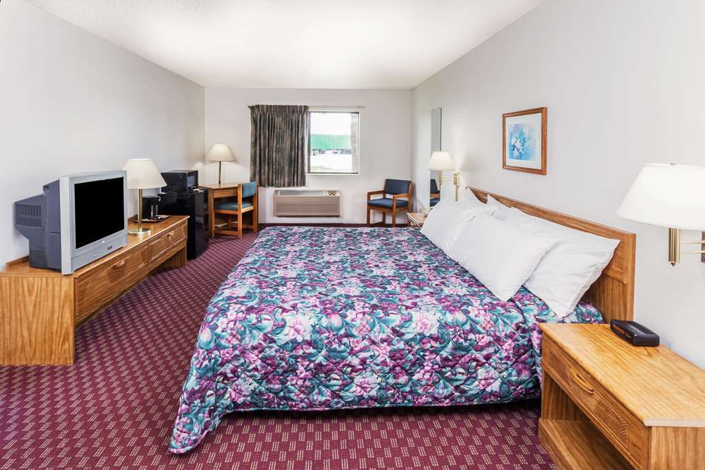 Super 8 By Wyndham Hebron Lowell Area Szoba fotó
