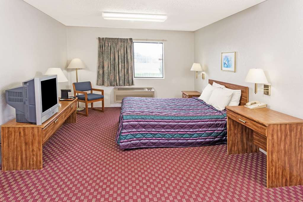 Super 8 By Wyndham Hebron Lowell Area Szoba fotó